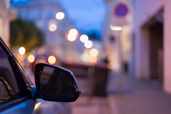 Modernes Auto Auf Der Straße Hintergrund Nahaufnahme — Stockfoto