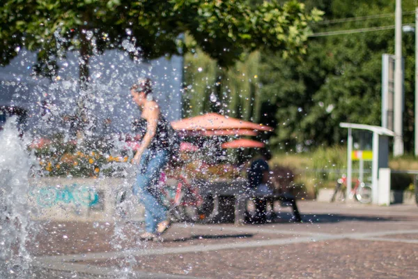 Stadtbrunnen Park Heißen Sommertagen — Stockfoto