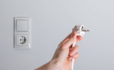 el tutarak güç Tak