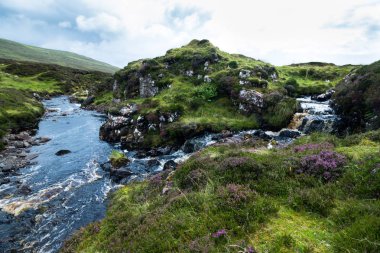 Deniz manzaralı güzel bir manzara.