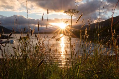 güneşin dağlarında gün doğumu