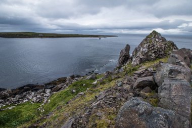 Deniz manzaralı güzel bir manzara.