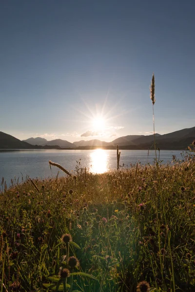 Piękny Zachód Słońca Tle Jeziora — Zdjęcie stockowe