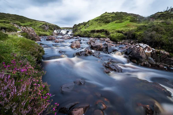 Bellissimo Vapore Che Scorre Montagna — Foto Stock