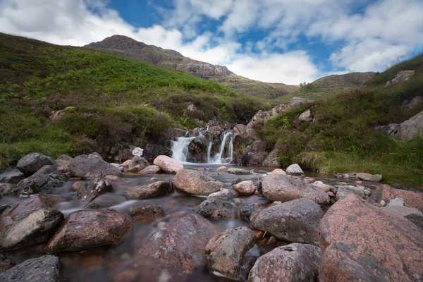 Beautiful Steam Flowing Mountain — ストック写真