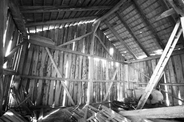 木造納屋の建設風景 — ストック写真