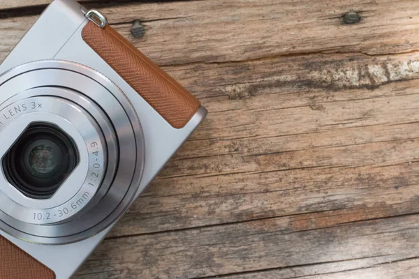 Vintage Camera Wooden Table — Stock Photo, Image