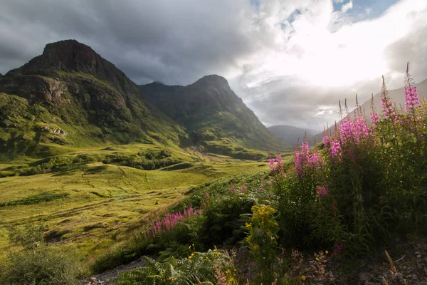 Hermosa Vista Sobre Las Montañas Paisaje — Foto de Stock