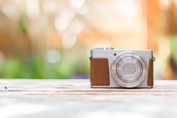 Vintage Camera Wooden Table — Stock Photo, Image