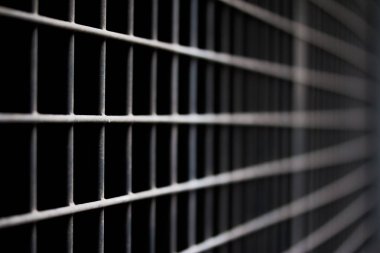 Pas kafesini kapat ve arkaplanı bulanıklaştır.