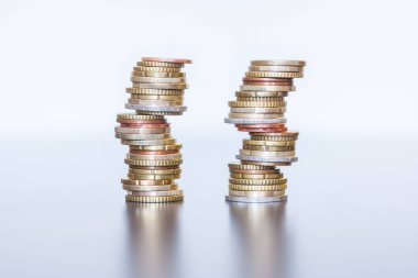 Birbirine istiflenmiş sikkeler, yakın çekim resmi, para konsepti