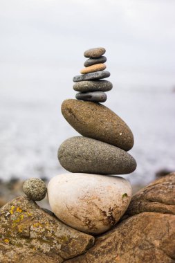 Kayalıklardaki taşlar deniz zemininde