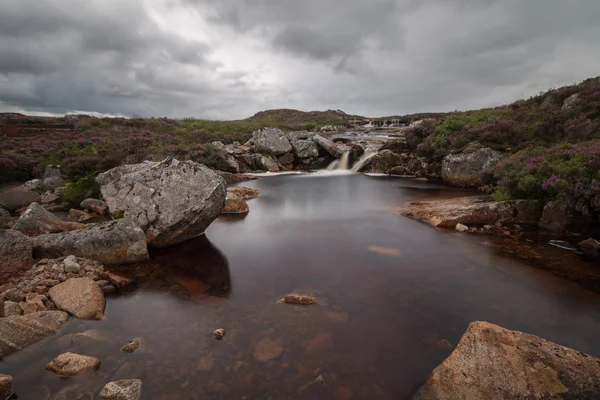 Vackert Landskap Med Mountain Creek — Stockfoto