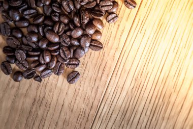 Kavrulmuş kahve çekirdekleri.