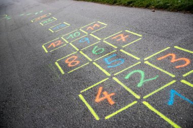 Yolda metin ve çizim kavramı