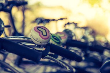 Bisikletlerin park yeri, kapalı.