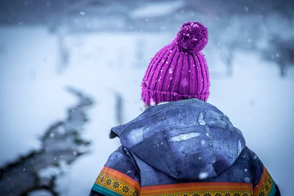 Πορτρέτο Μιας Νεαρής Γυναίκας Χειμερινό Καπέλο — Φωτογραφία Αρχείου