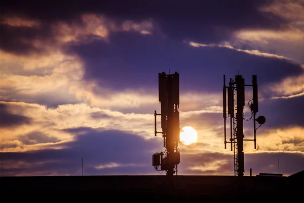 Radioantenn Taket Till Huset — Stockfoto