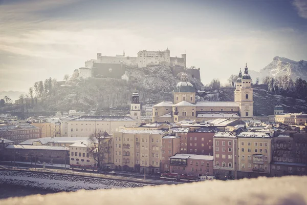 Oude Stad Salzburg Bij Kerstmis Besneeuwde Avond Oostenrijk — Stockfoto