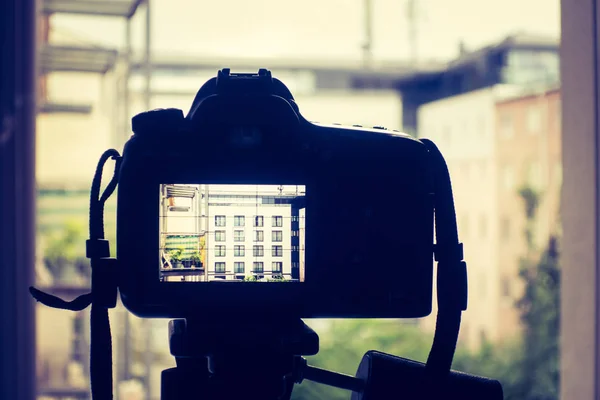 Fotokamera Stativ Bakgrund Närbild — Stockfoto