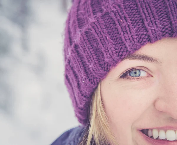 Mooie Jonge Vrouw Winter Hoed — Stockfoto