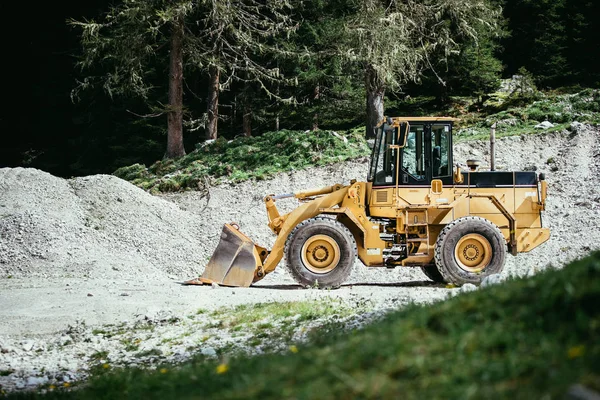 Traktor Sněžným Pluhem Odstraňující Sníh Ulice — Stock fotografie