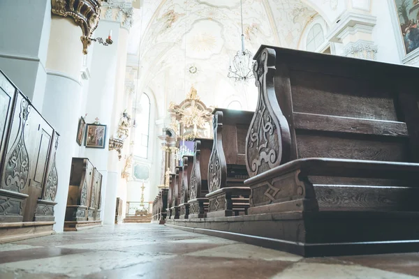 Bancos Vacíos Iglesia Fondo — Foto de Stock