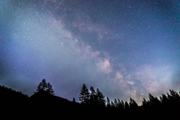 Milky Τρόπο Στο Νυχτερινό Ουρανό — Φωτογραφία Αρχείου