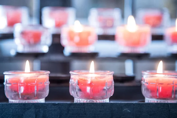 Muitas Velas Acesas Igreja — Fotografia de Stock