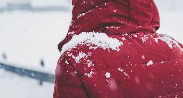 Mulher Capa Vermelha Inverno — Fotografia de Stock