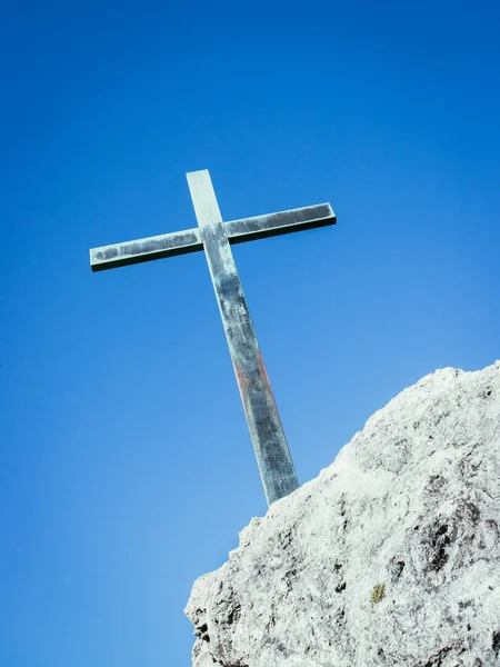 Montanha Com Vista Para Cruz — Fotografia de Stock