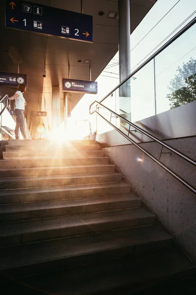 Woman Stairs Interior Subway Station — Stock Photo, Image