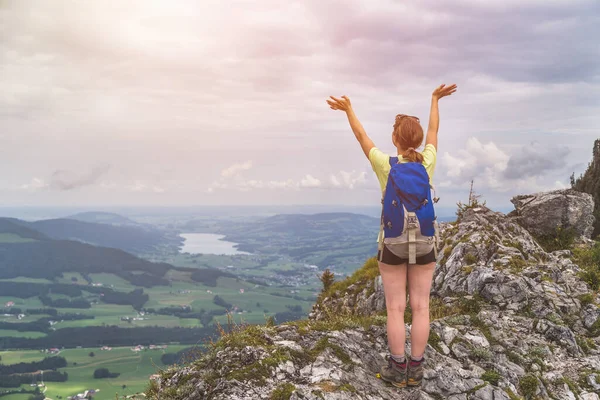 Young Slim Backpacker Tourist Girl Enjoying View Rocky Mountain Austria — Stock Photo, Image