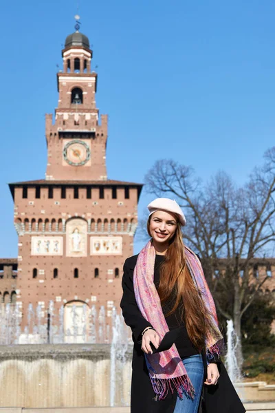 Milán Italia Febrero 2019 Modelo Moda Posan Con Har Rojo — Foto de Stock