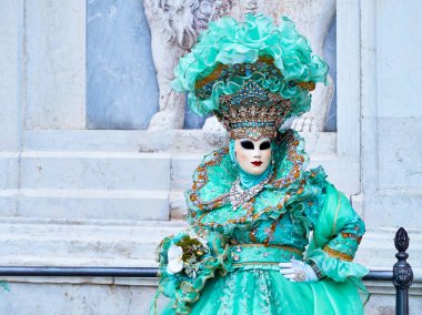 Venice, İtalya - 1 Mart 2019 kostüm kadının Venedik Karnavalı, özenli.