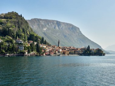 Varenna, İtalya 30 Mart 2019 Varenna Town Lake Como İtalya adlı peyzaj kadar görünümünü