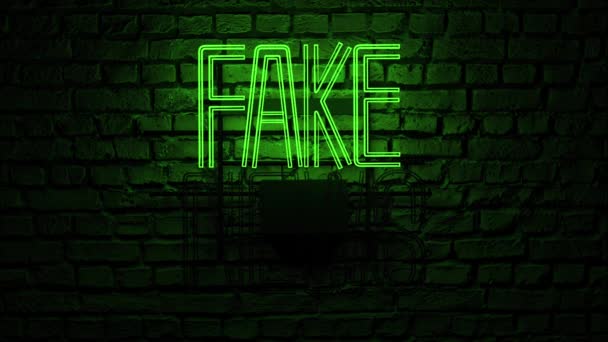 夜の赤レンガの壁の上に緑色の偽のニュースを示すネオンサイン ビデオ レンダリング — ストック動画