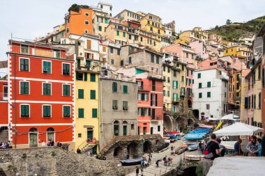 Riomaggiore, İtalya - 21 Nisan 2019 Ci'deki Riomaggiore Köyü