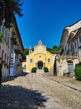 Santa Maria Assunta Kilisesi Orta San Giulio şehir İtalya Göl'de