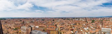 Lamberti kulesinden Verona şehrinin güneybatısında panoramik manzara