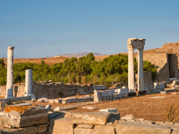 Pozůstatky starověkého řeckého města v létě — Stock fotografie