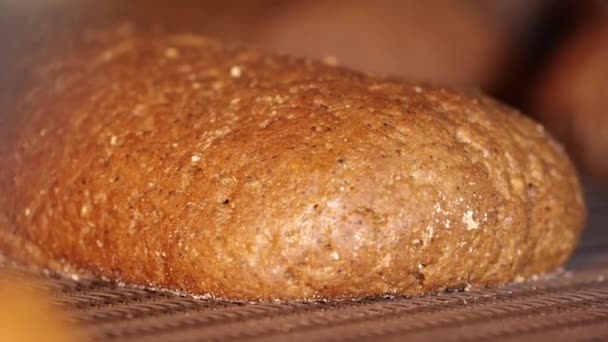 烤箱中的面包 制作面包 — 图库视频影像