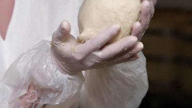 Hamur yoğurun 2. Ekmek yapma