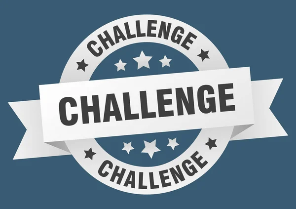 Κορδέλα πρόκλησης. πρόκληση στρογγυλό λευκό σημάδι. Πρόκληση — Διανυσματικό Αρχείο