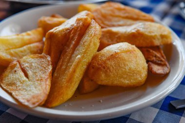 Lezzetli kızarmış patates Kıbrıs tarzı