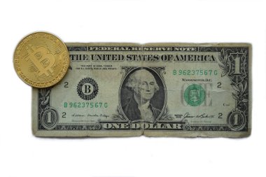 Bir dolar ve bitcoin sikke üzerinde beyaz bir arka plan