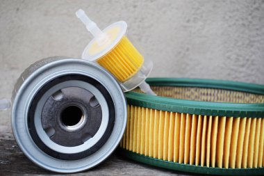 Otomobil parçaları aksesuar: motor araba için yağ, yakıt veya hava filtresi.