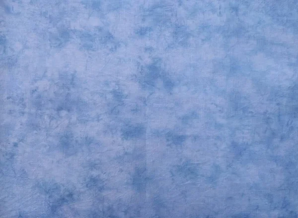 Fundo de tecido tingido. Belo fundo abstrato. Céu, mar, fundo azul — Fotografia de Stock