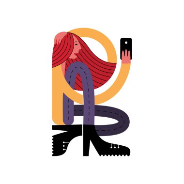 Bir akıllı telefon olan kız. Bir kız bir selfie yapar. Kız bir akıllı telefon elinde tutuyor.