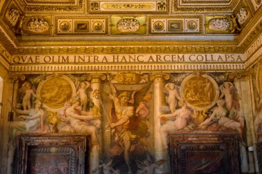 Sant'Angelo Kalesi İtalya duvarları